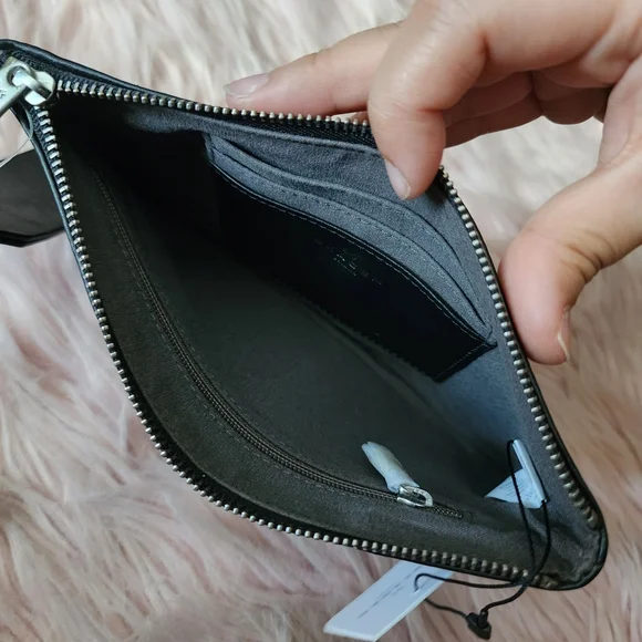 Skagen Denmark zip pouch wristlet black leather - Picture 6 of 11